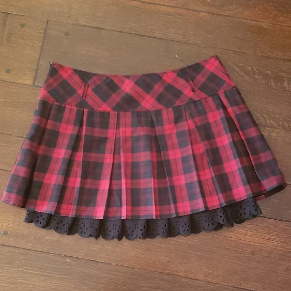 Chou Yatou Red Plaid Skirt With Black Eyelet Trim Size XXL - Picture 3 of 16